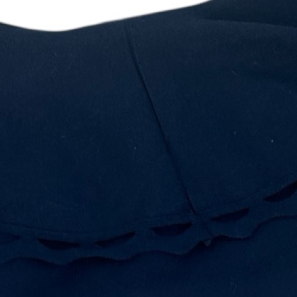 CeCe Navy Blue Knit Top Lightweight Sweater Crop Off Shoulder Women SZ Medium - Picture 4 of 9